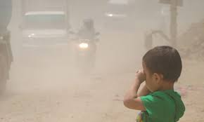 वायु प्रदूषणको कारणले फोक्सोमा असर : सचेतनाका लागि स्वास्थ्य मन्त्रालयद्धारा गेटमा कृत्रिम फोक्सो जडान